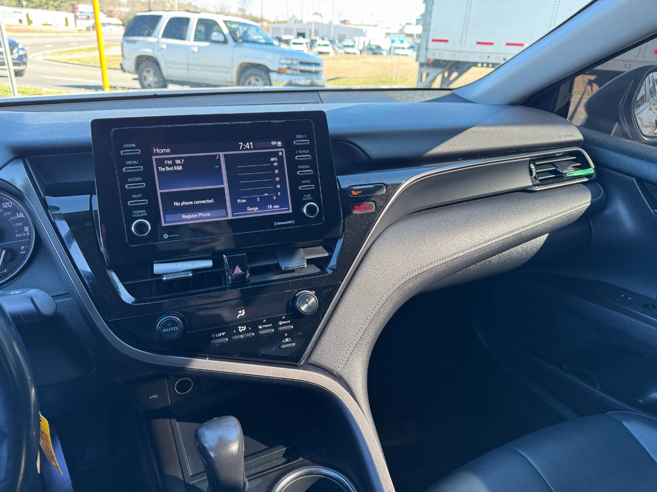 Toyota Camry SE Nightshade Auto (Natl) 2021