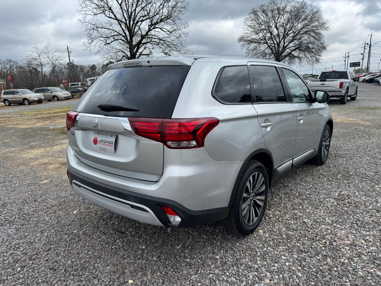 Mitsubishi Outlander ES FWD 2020