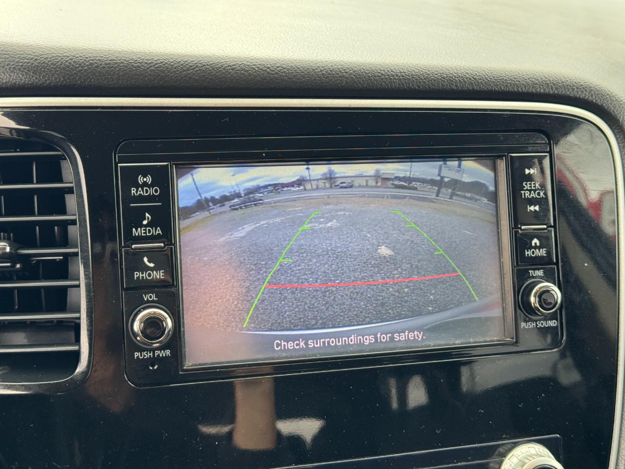 Mitsubishi Outlander ES FWD 2020