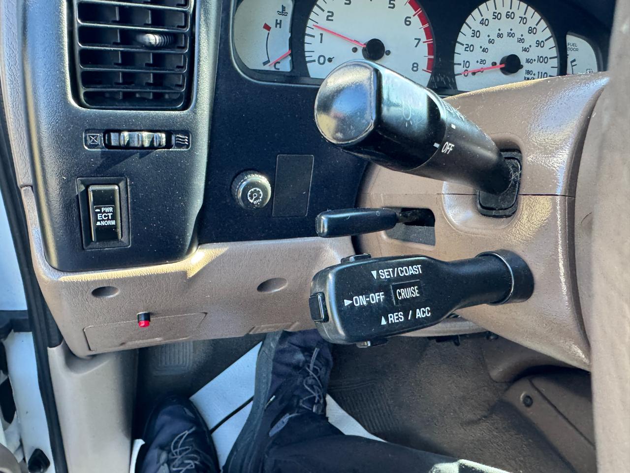 Toyota Tacoma DoubleCab PreRunner V6 Auto (Natl) 2002