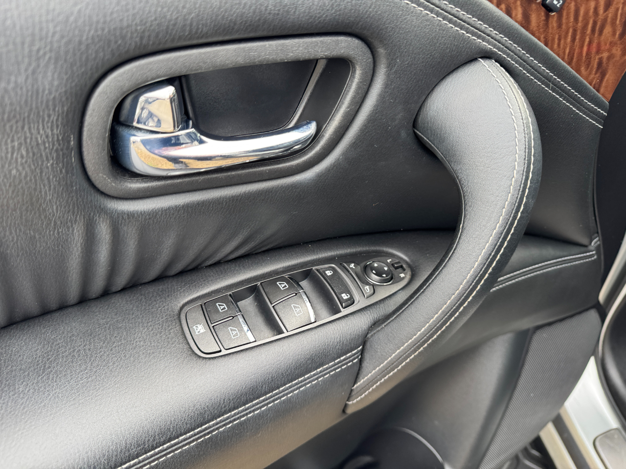 Nissan Armada 4x2 Platinum 2019