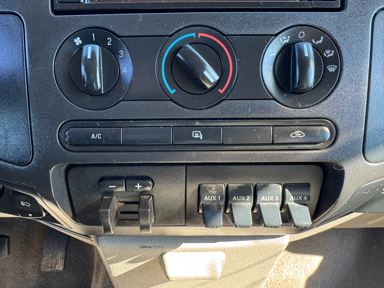 Ford Super Duty F-250 SRW 4WD Crew Cab 156" XLT 2010