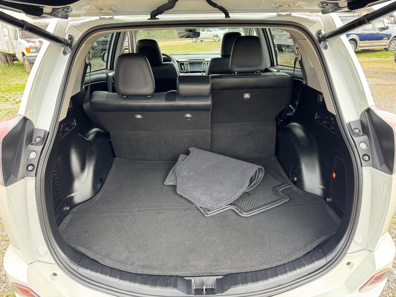 Toyota RAV4 Limited FWD (Natl) 2018