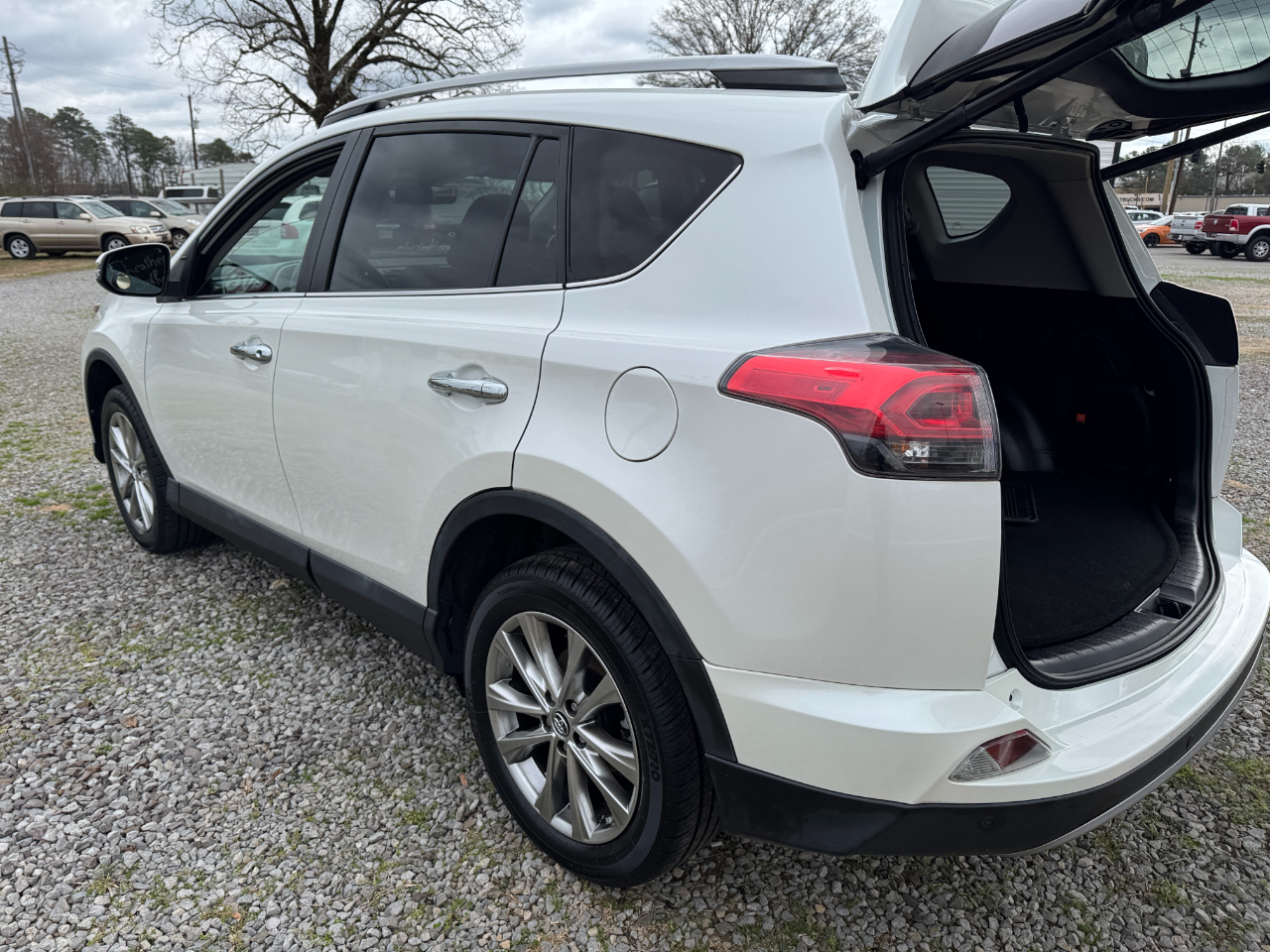 Toyota RAV4 Limited FWD (Natl) 2018