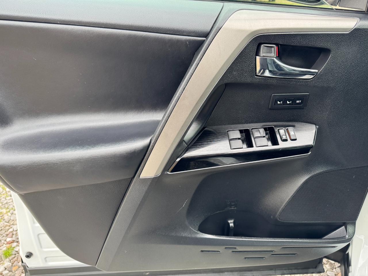 Toyota RAV4 Limited FWD (Natl) 2018