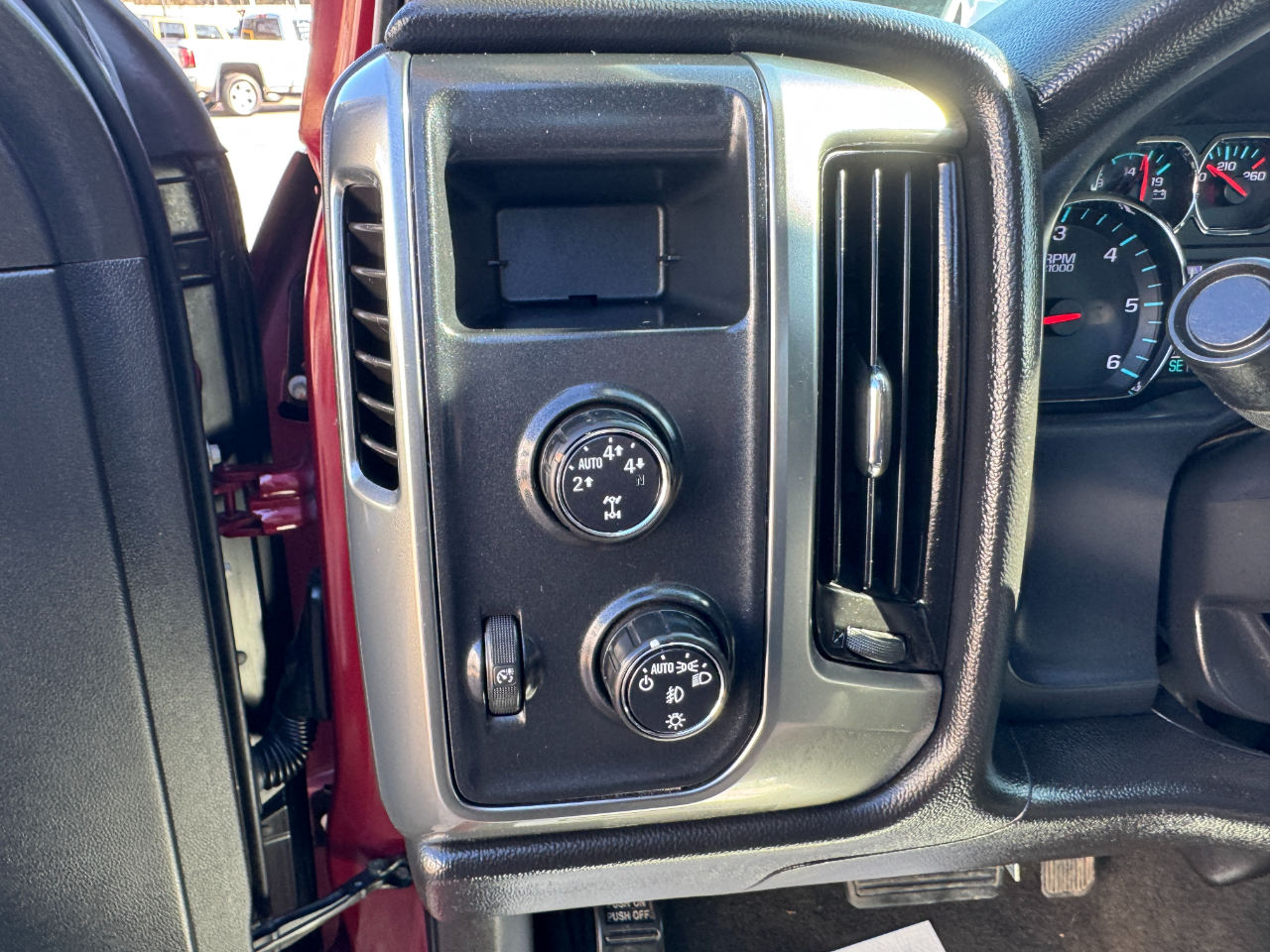 Chevrolet Silverado 1500 4WD Double Cab 143.5" LT w/1LT 2015