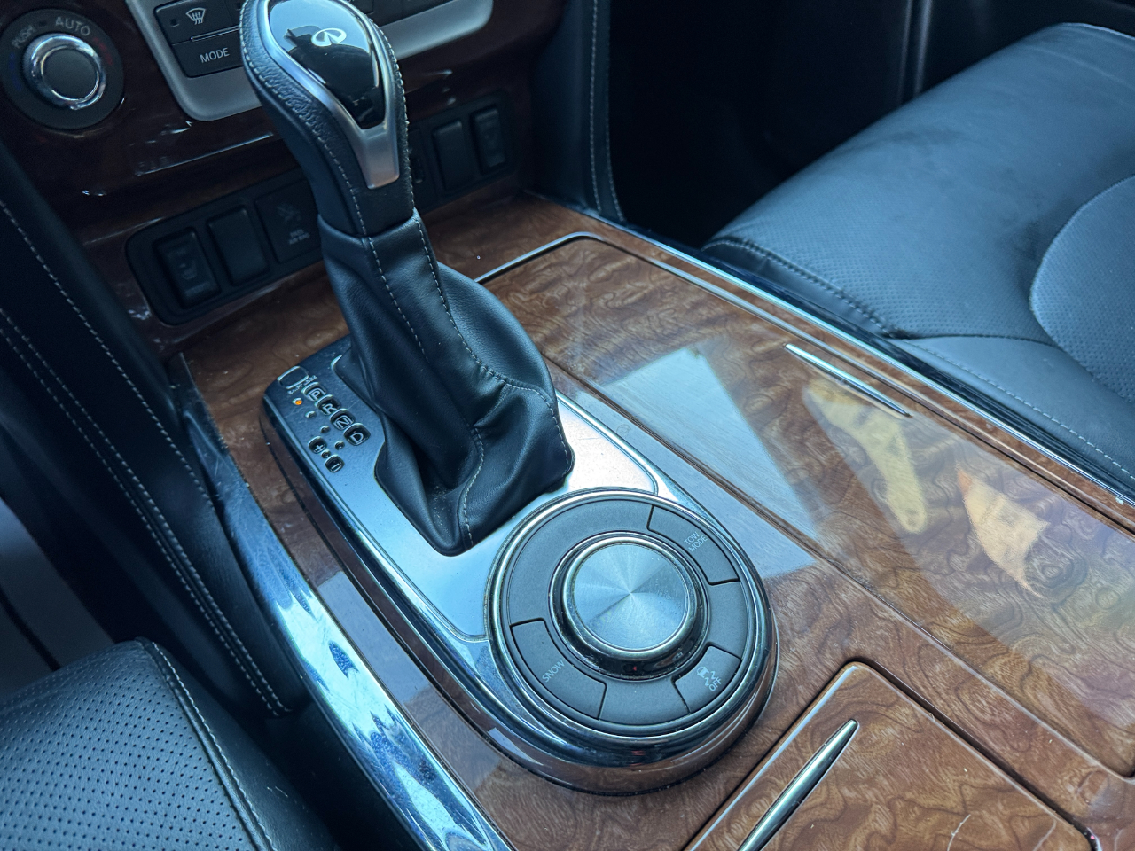 Infiniti QX80 LUXE RWD 2019