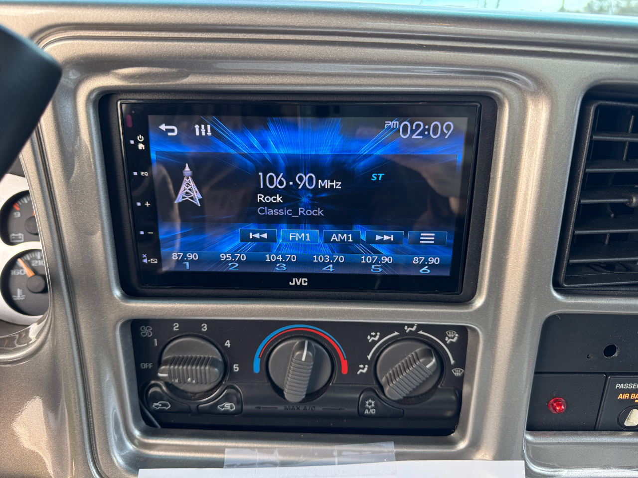 Chevrolet Silverado 1500 4dr Ext Cab 143.5" WB LS 2000