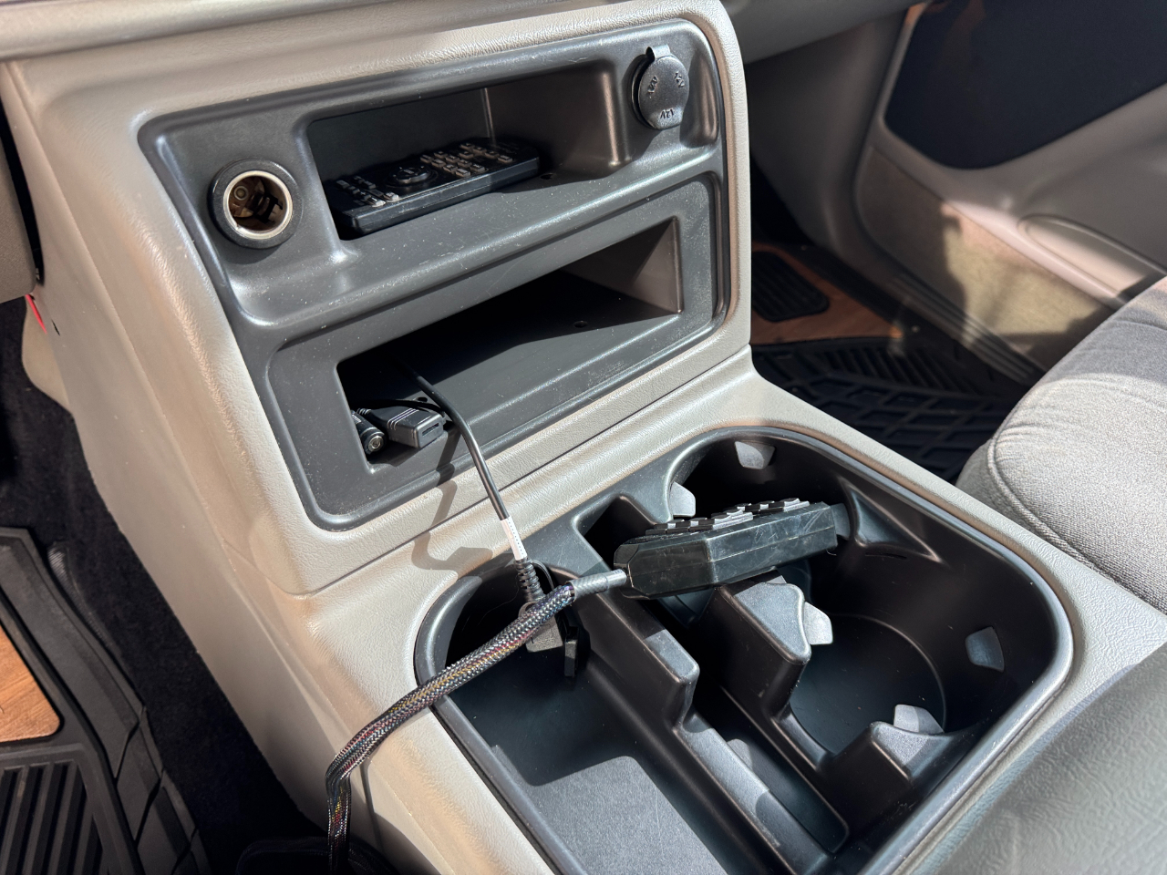 Chevrolet Silverado 1500 4dr Ext Cab 143.5" WB LS 2000