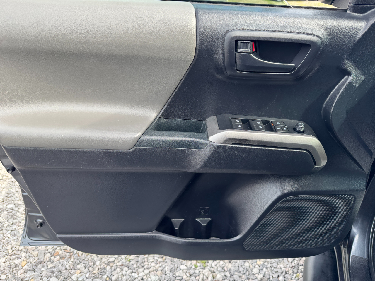 Toyota Tacoma 4WD SR5 Double Cab 5' Bed V6 AT (Natl) 2020