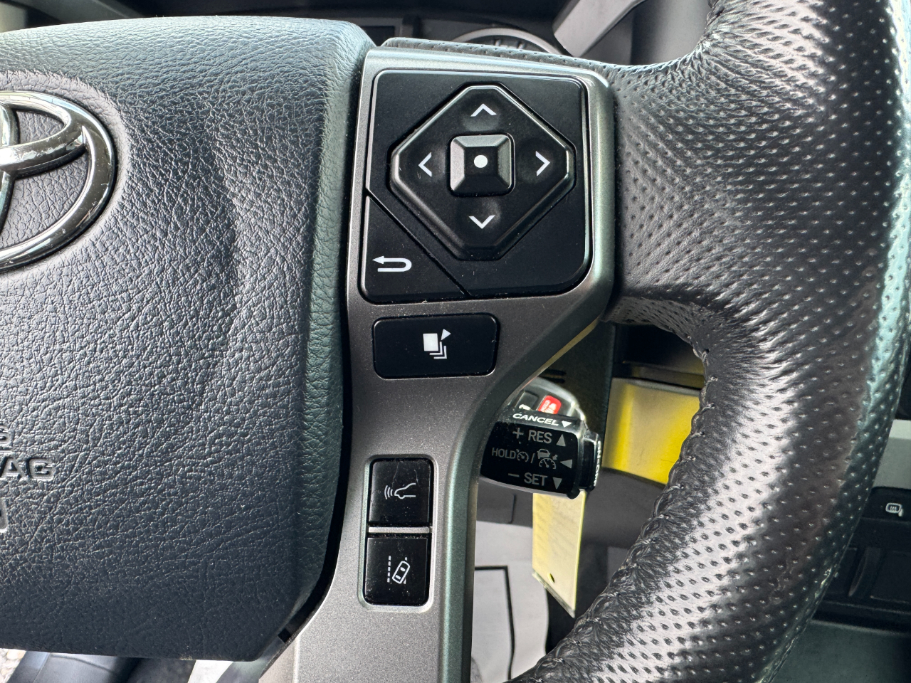 Toyota Tacoma 4WD SR5 Double Cab 5' Bed V6 AT (Natl) 2020