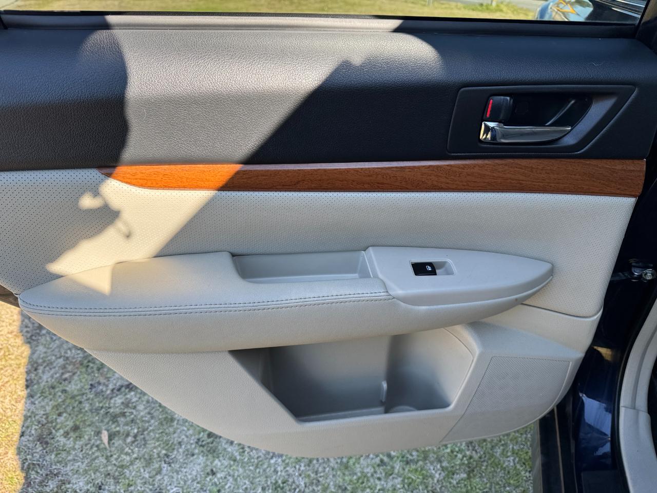 Subaru Outback 4dr Wgn H4 Auto 2.5i Limited 2013