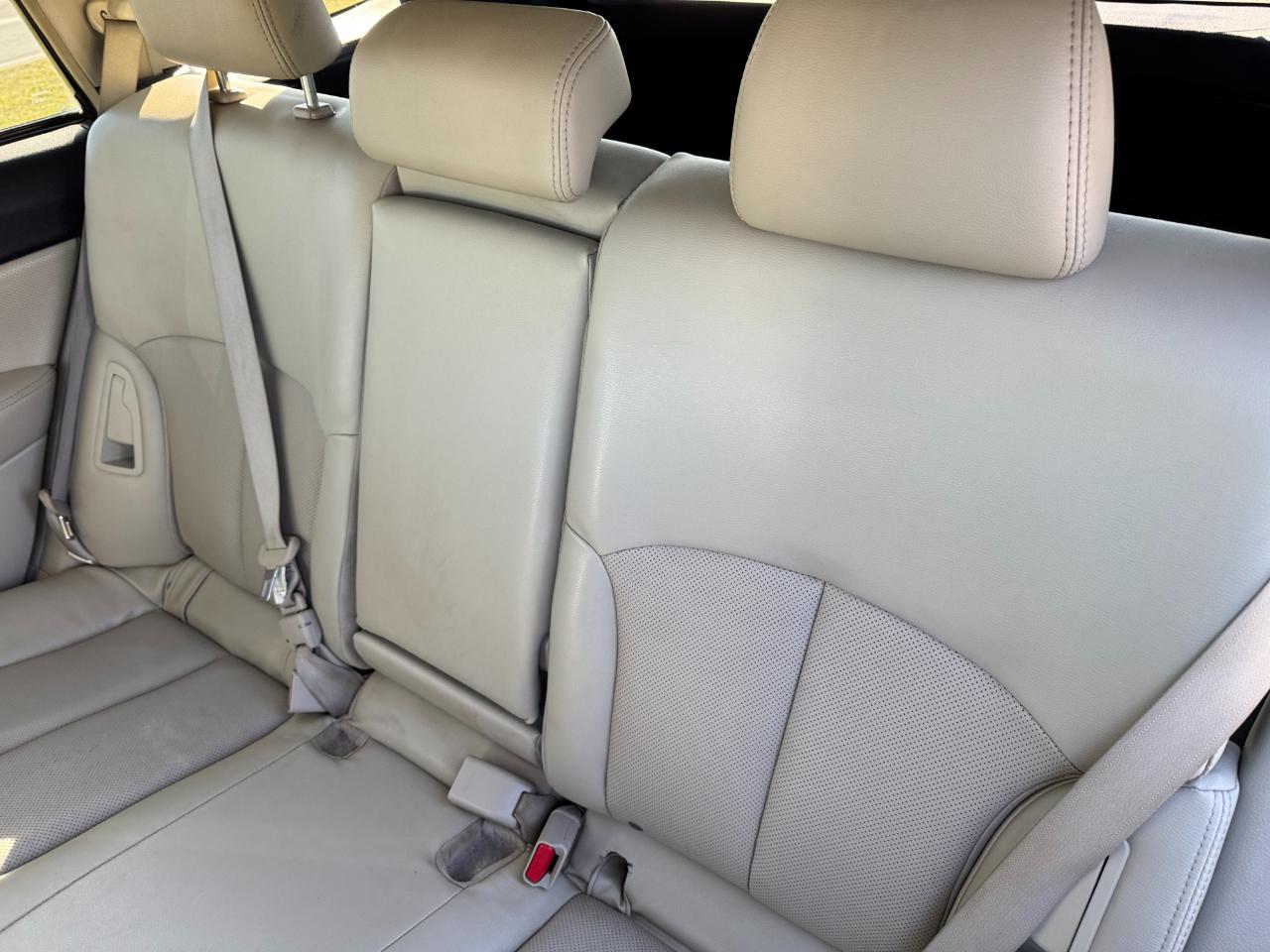 Subaru Outback 4dr Wgn H4 Auto 2.5i Limited 2013