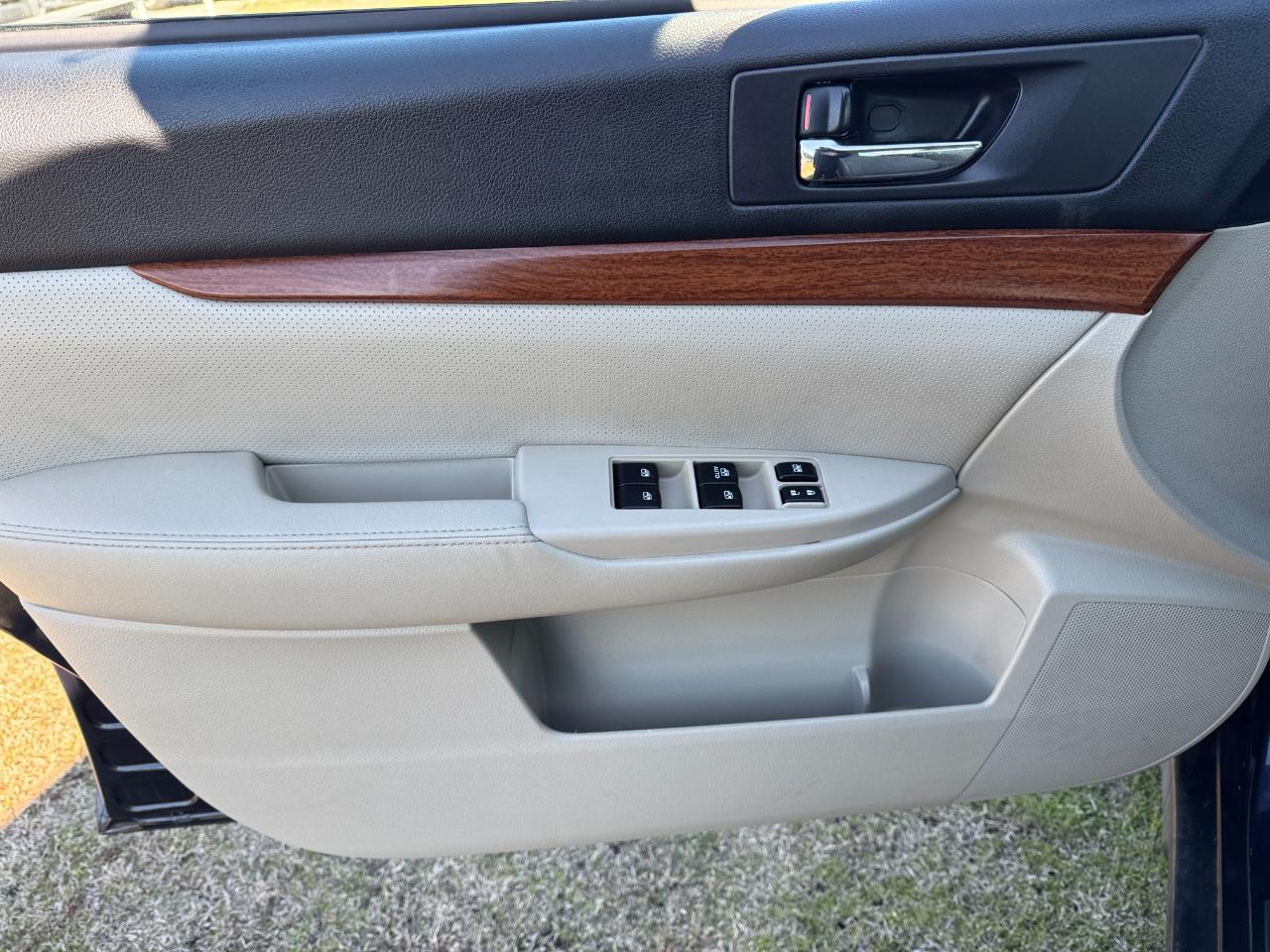 Subaru Outback 4dr Wgn H4 Auto 2.5i Limited 2013