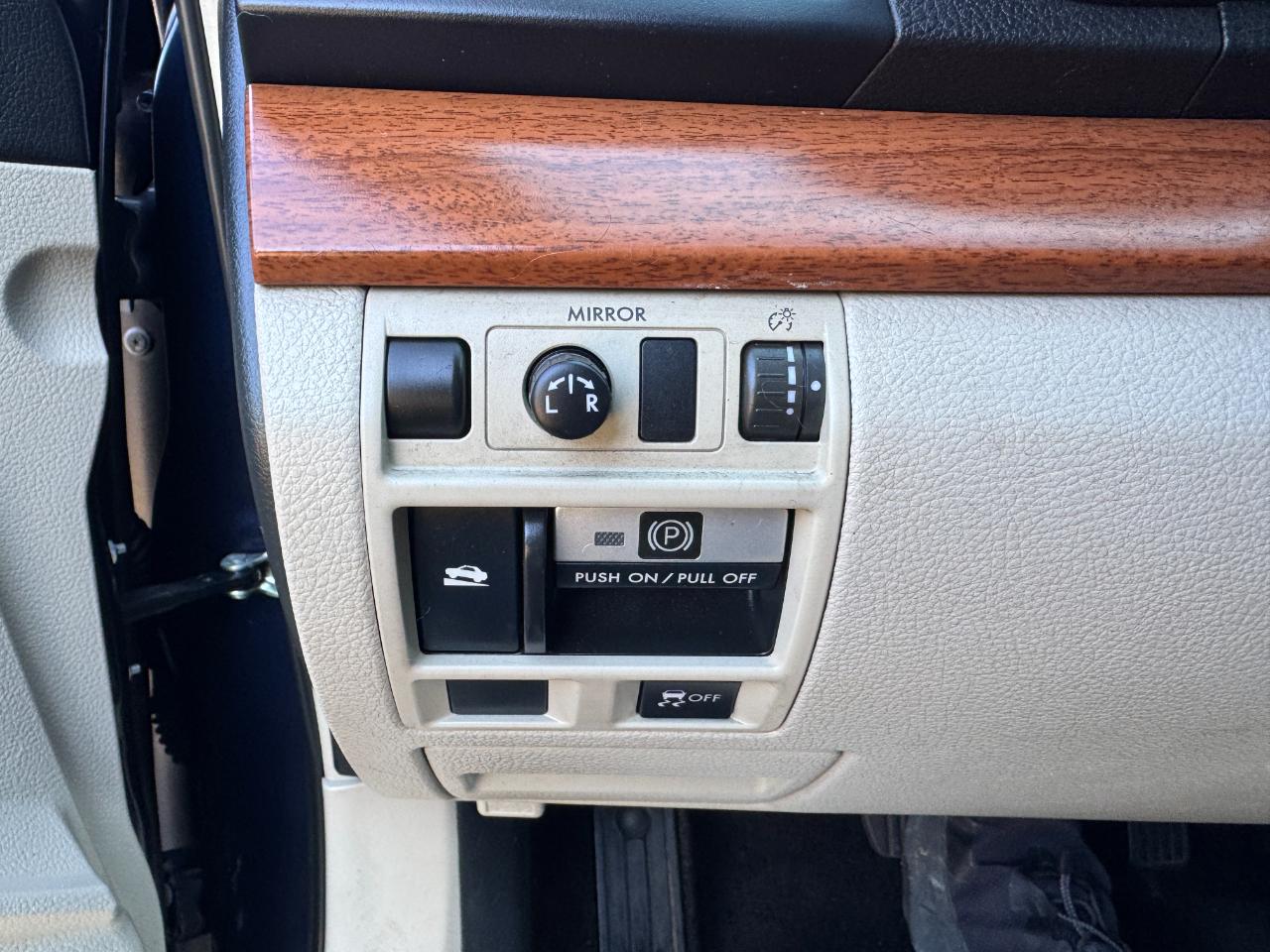 Subaru Outback 4dr Wgn H4 Auto 2.5i Limited 2013