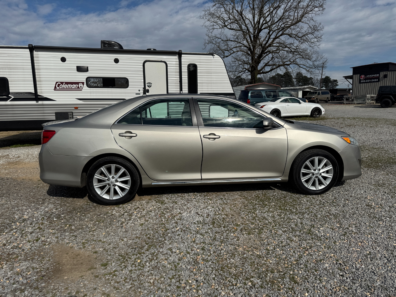 Toyota Camry 4dr Sdn I4 Auto XLE (Natl) 2014