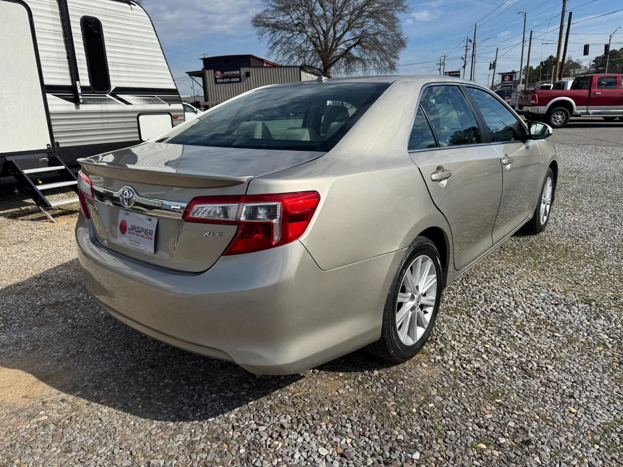 Toyota Camry 4dr Sdn I4 Auto XLE (Natl) 2014
