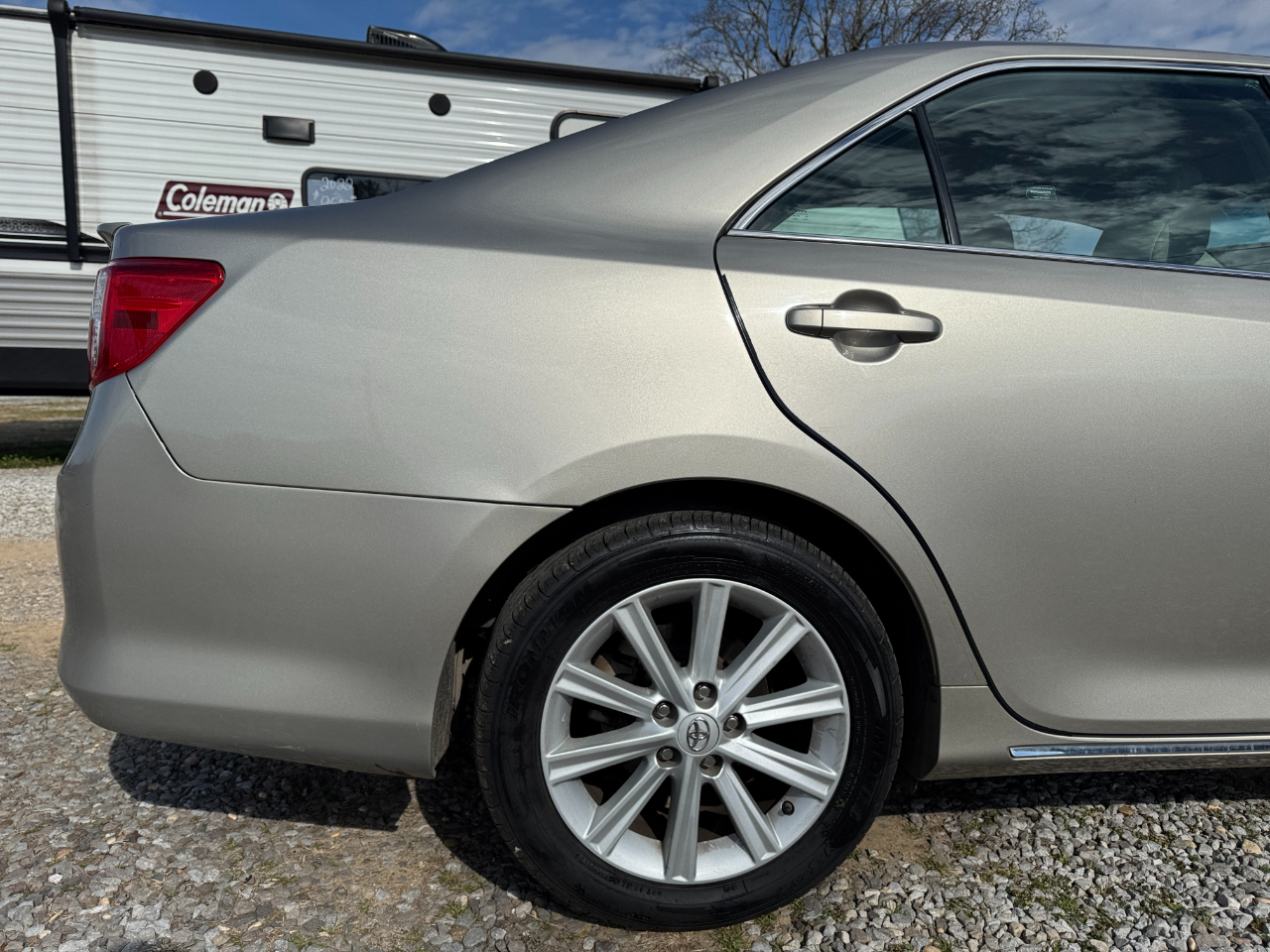 Toyota Camry 4dr Sdn I4 Auto XLE (Natl) 2014