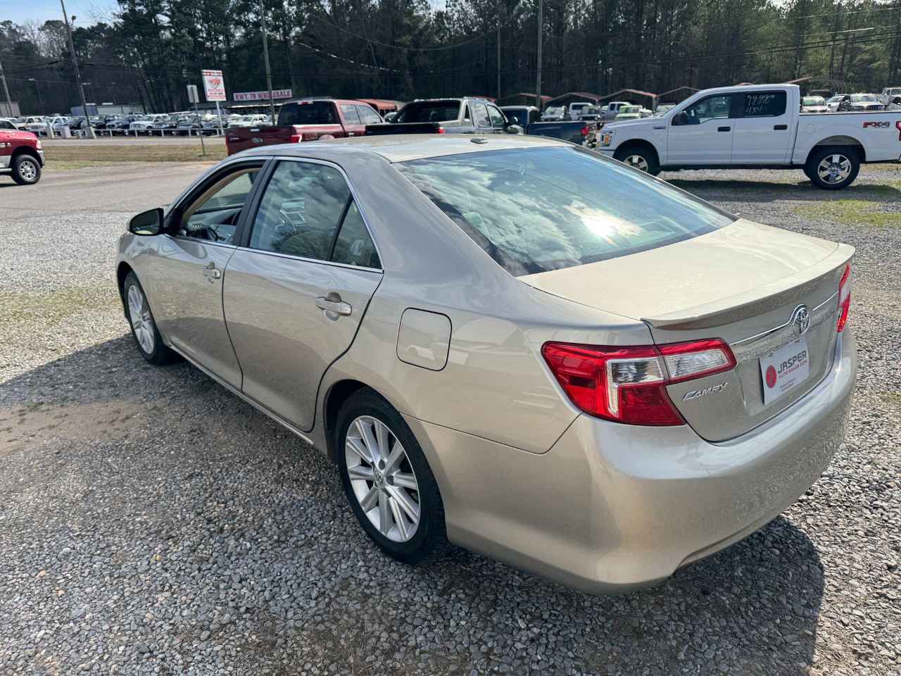 Toyota Camry 4dr Sdn I4 Auto XLE (Natl) 2014