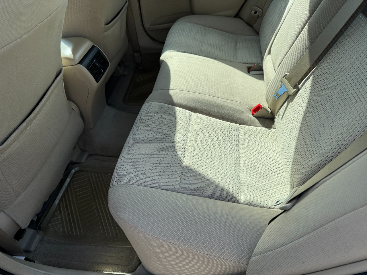 Toyota Camry 4dr Sdn I4 Auto XLE (Natl) 2014