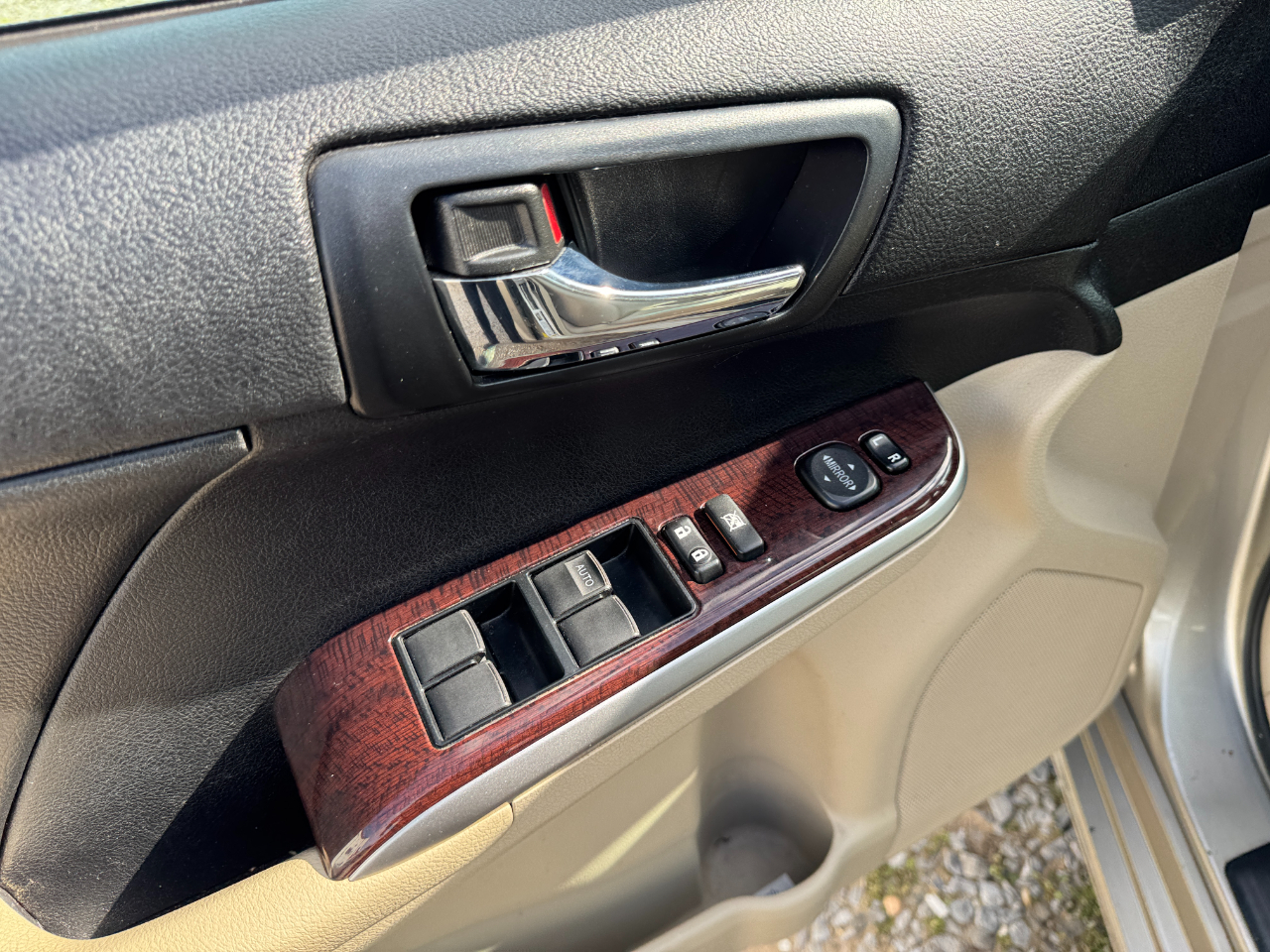 Toyota Camry 4dr Sdn I4 Auto XLE (Natl) 2014