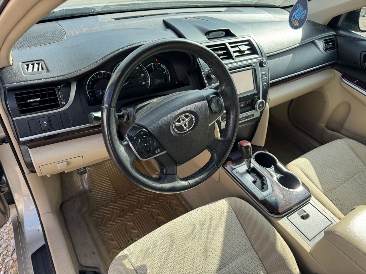 Toyota Camry 4dr Sdn I4 Auto XLE (Natl) 2014