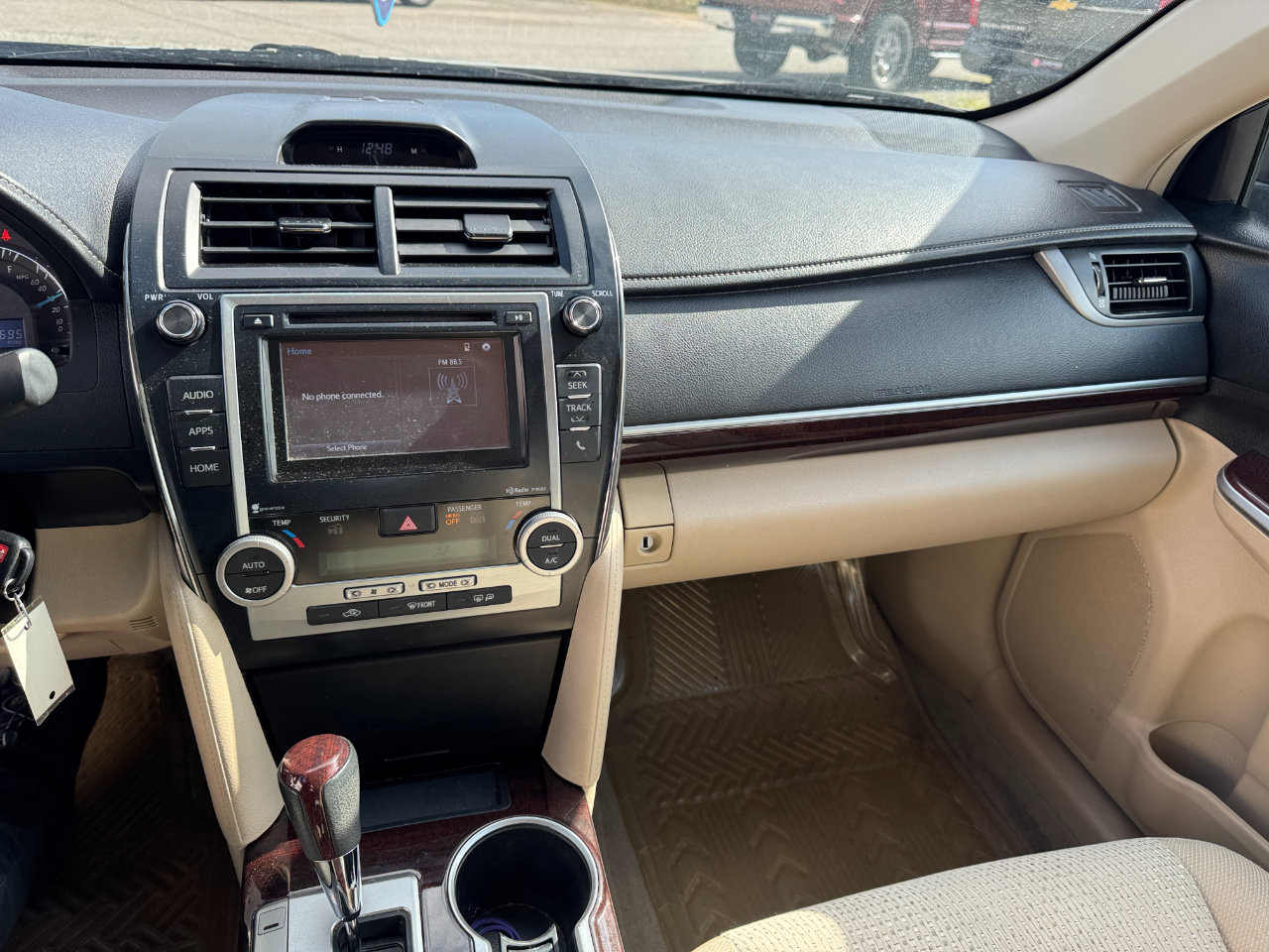 Toyota Camry 4dr Sdn I4 Auto XLE (Natl) 2014