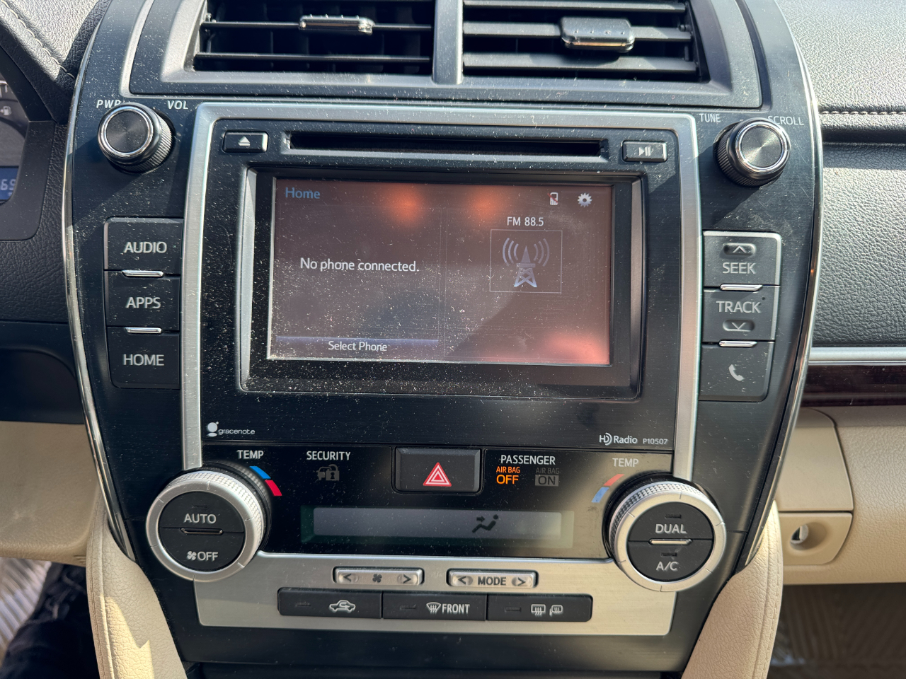 Toyota Camry 4dr Sdn I4 Auto XLE (Natl) 2014