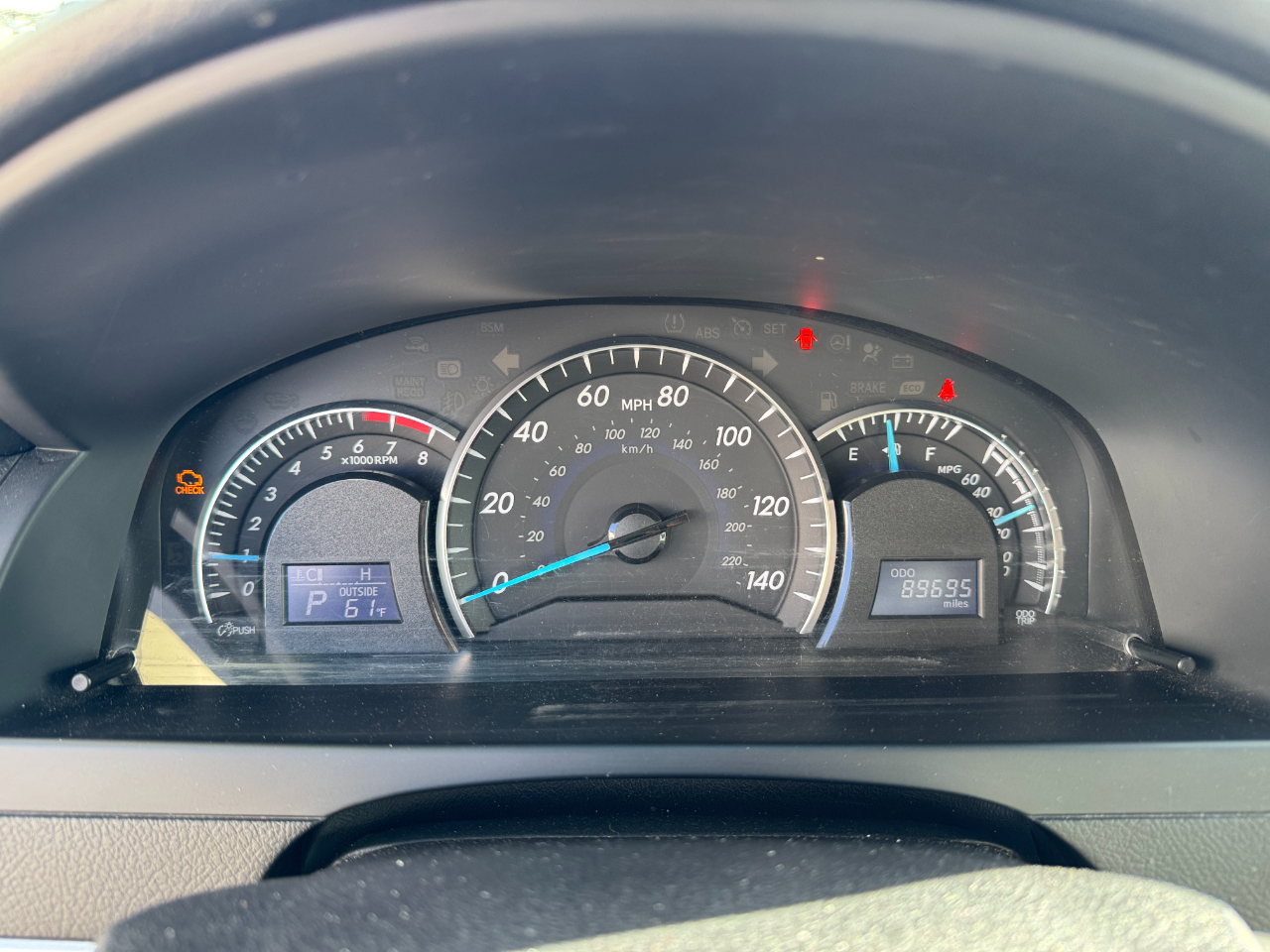 Toyota Camry 4dr Sdn I4 Auto XLE (Natl) 2014