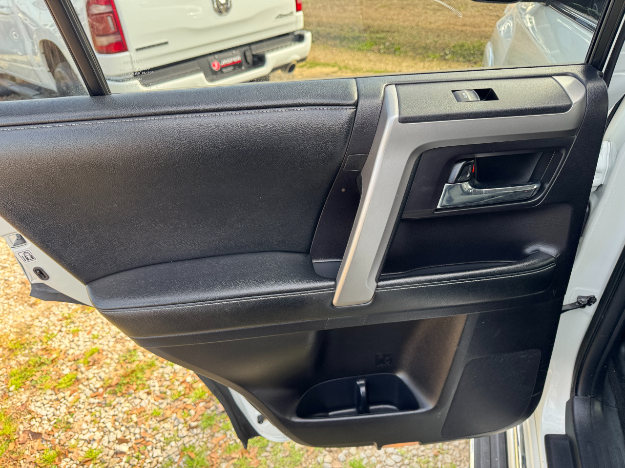 Toyota 4Runner 4WD 4dr V6 Limited (Natl) 2014