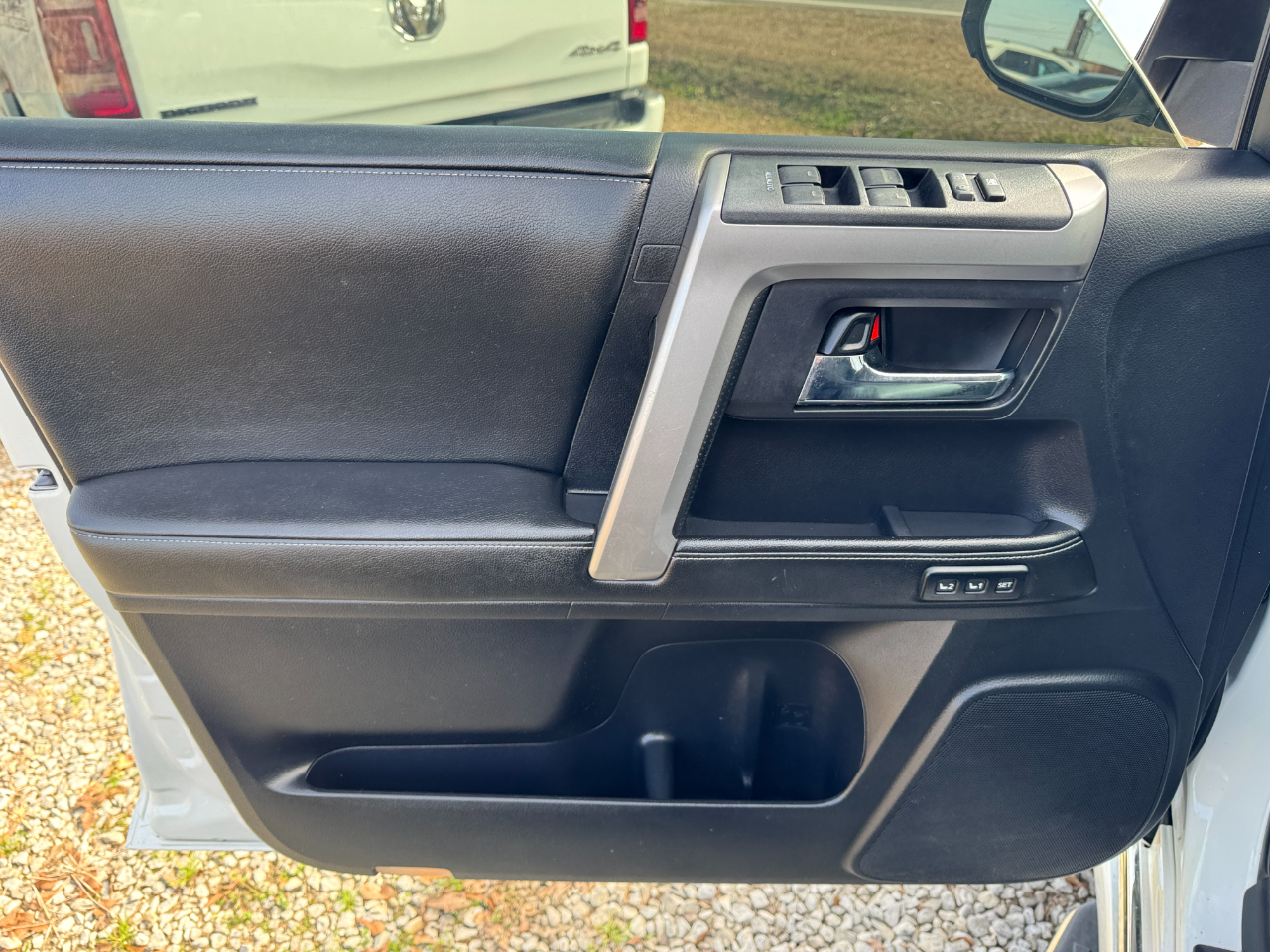 Toyota 4Runner 4WD 4dr V6 Limited (Natl) 2014