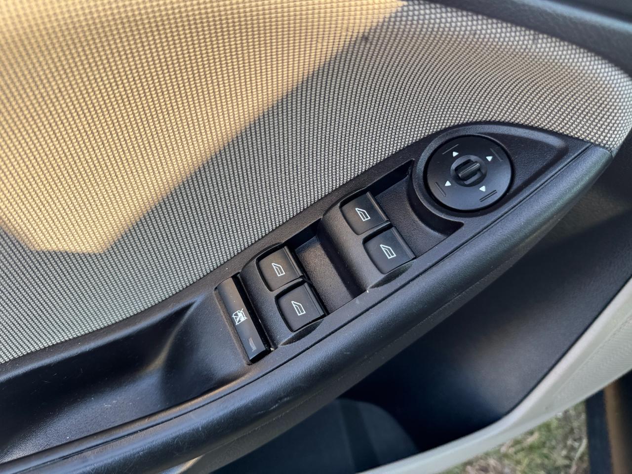 Ford Focus 5dr HB SE 2012