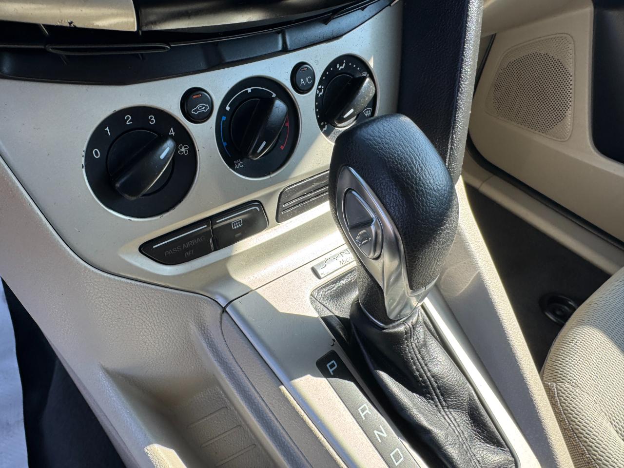 Ford Focus 5dr HB SE 2012