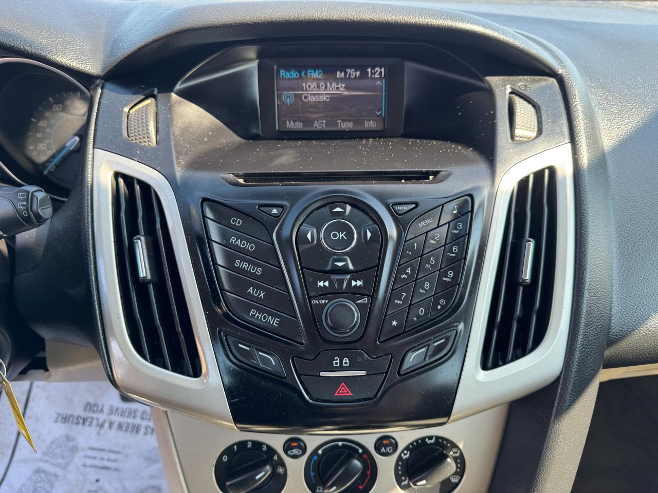 Ford Focus 5dr HB SE 2012