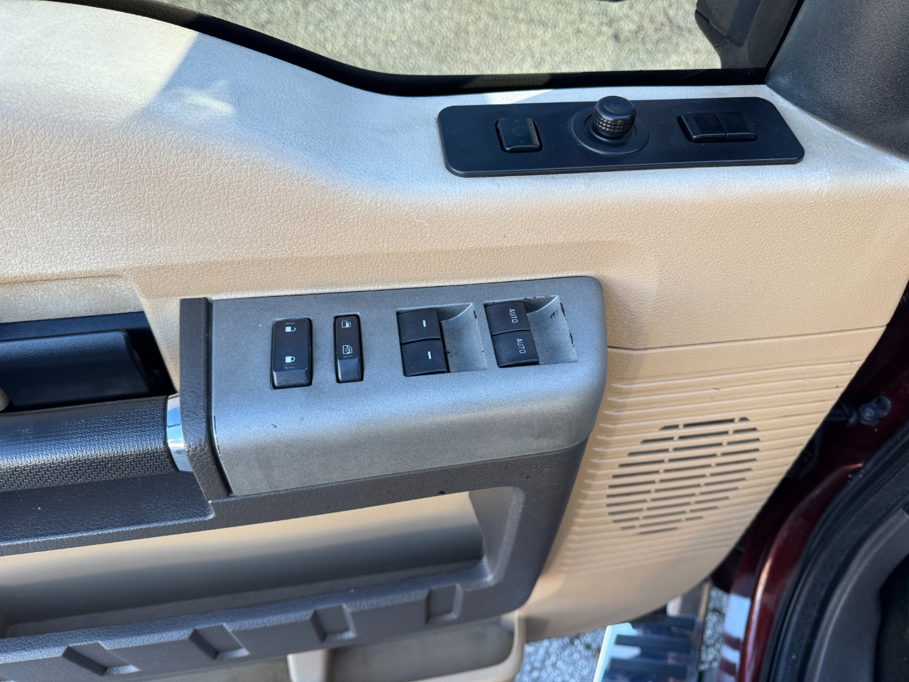 Ford Super Duty F-250 SRW 4WD Crew Cab 172" Platinum 2015