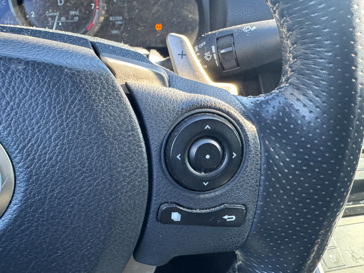 Lexus IS 350 4dr Sdn RWD 2015