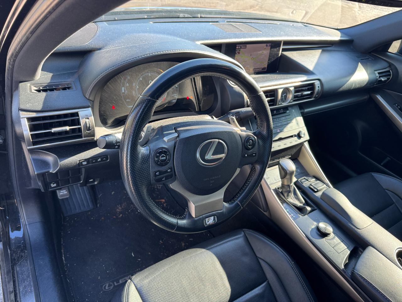 Lexus IS 350 4dr Sdn RWD 2015