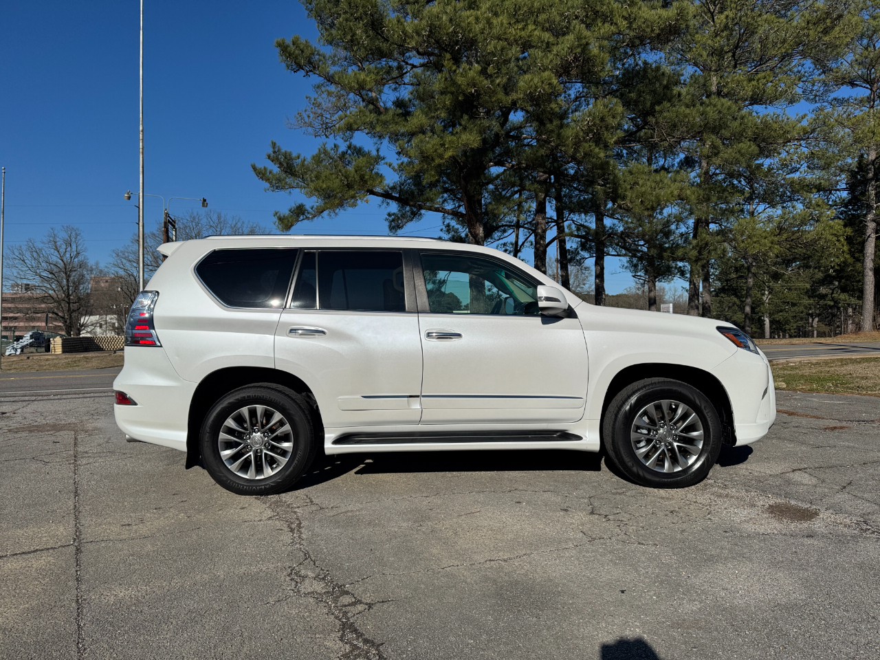 Lexus GX 460 4WD 4dr Luxury 2016