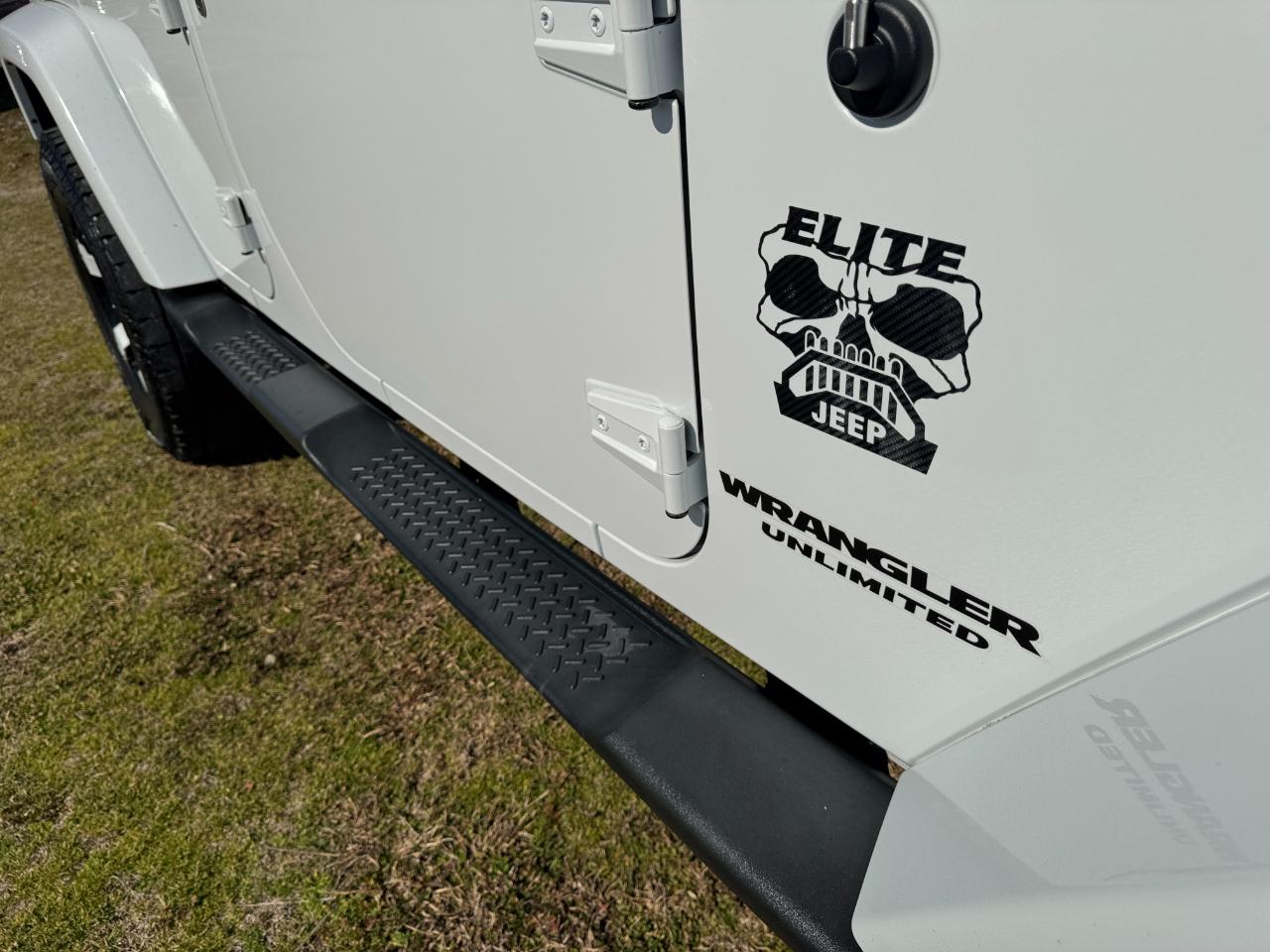 Jeep Wrangler Unlimited 4WD 4dr Sahara 2013