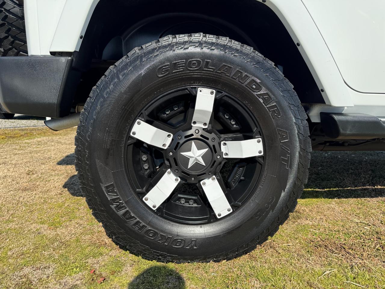 Jeep Wrangler Unlimited 4WD 4dr Sahara 2013