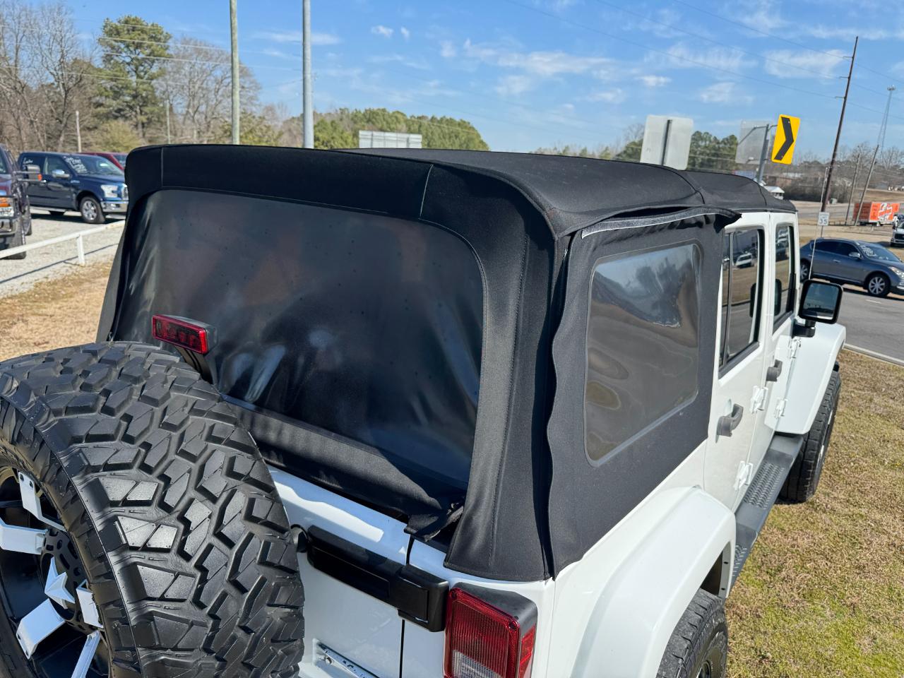 Jeep Wrangler Unlimited 4WD 4dr Sahara 2013