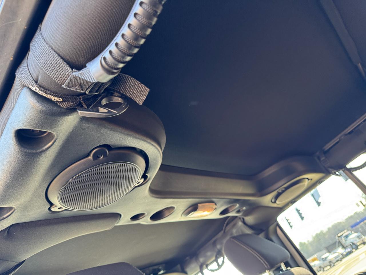 Jeep Wrangler Unlimited 4WD 4dr Sahara 2013