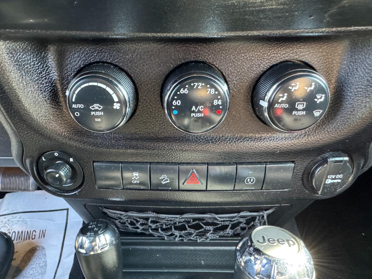 Jeep Wrangler Unlimited 4WD 4dr Sahara 2013