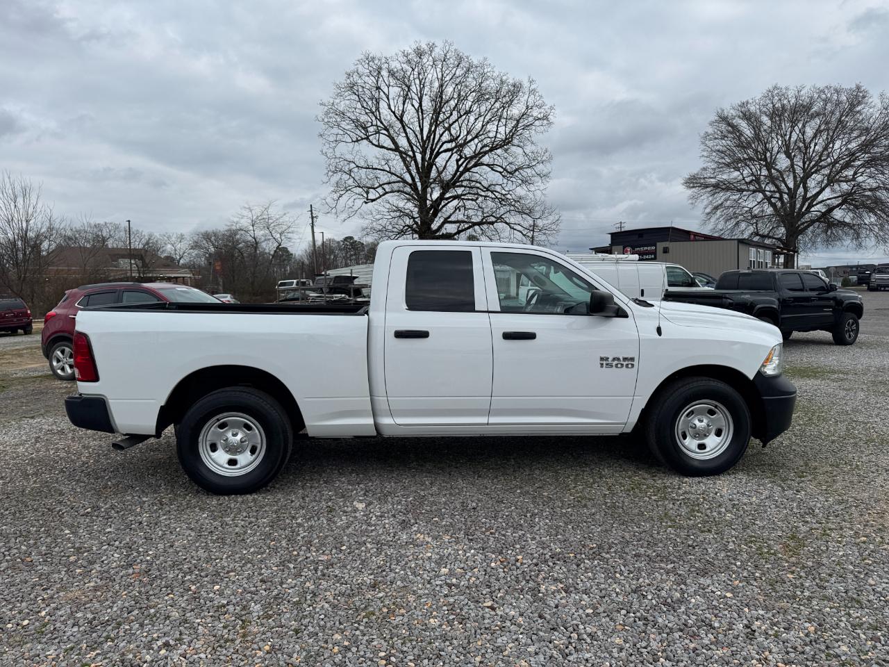 RAM 1500 2WD Quad Cab 140.5" Tradesman 2016