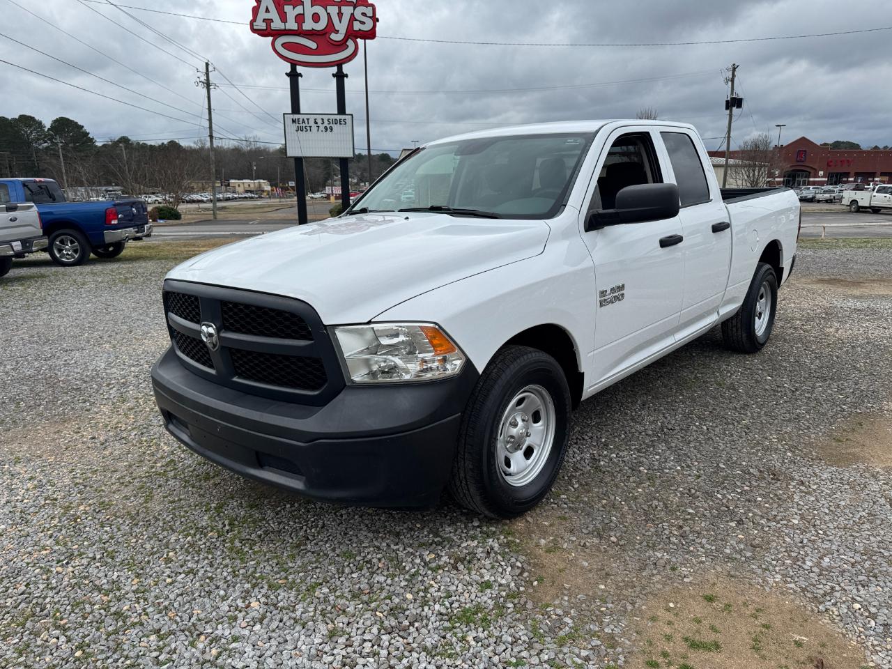 RAM 1500 2WD Quad Cab 140.5" Tradesman 2016