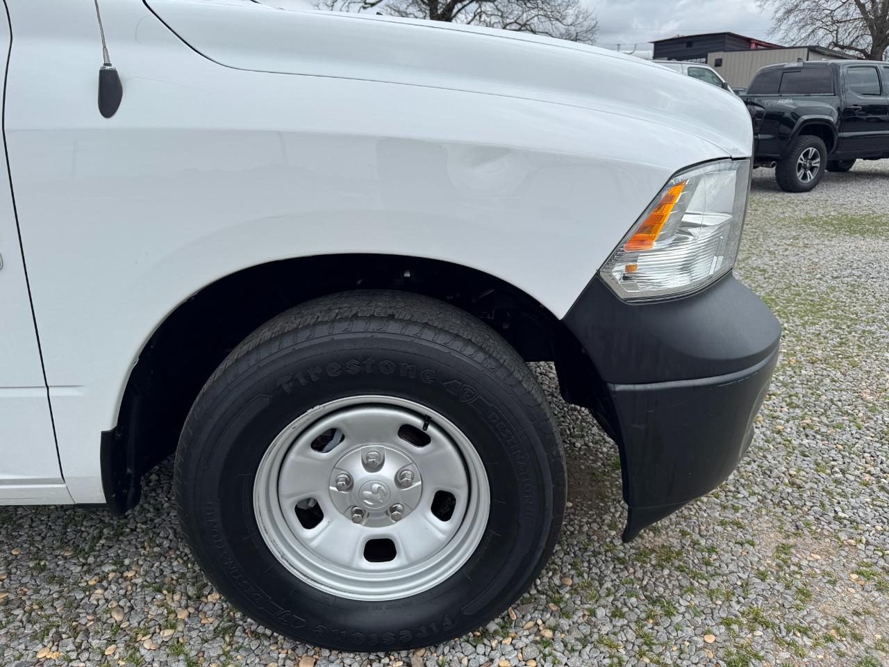 RAM 1500 2WD Quad Cab 140.5" Tradesman 2016