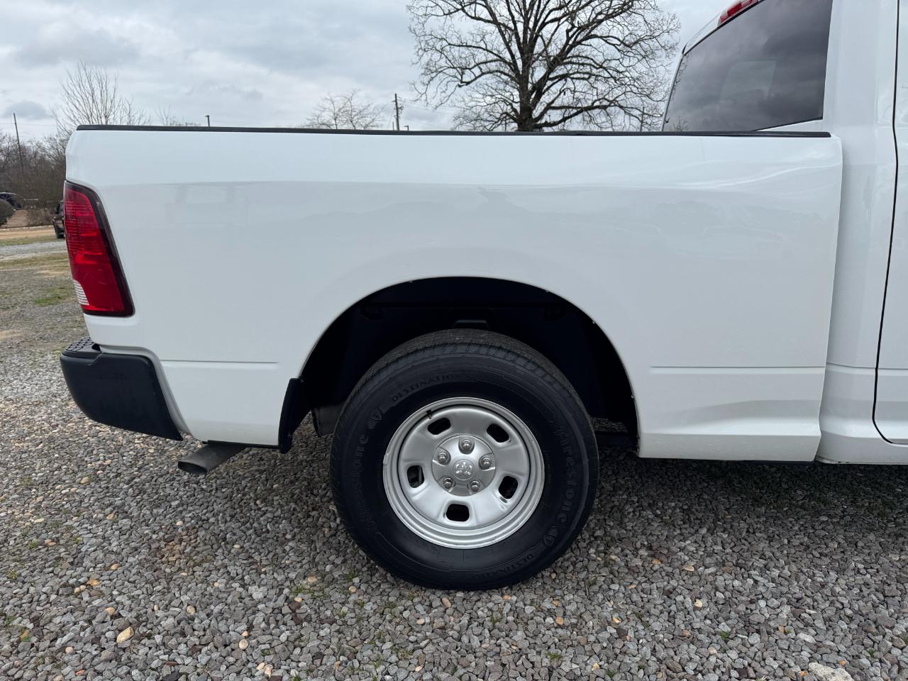 RAM 1500 2WD Quad Cab 140.5" Tradesman 2016