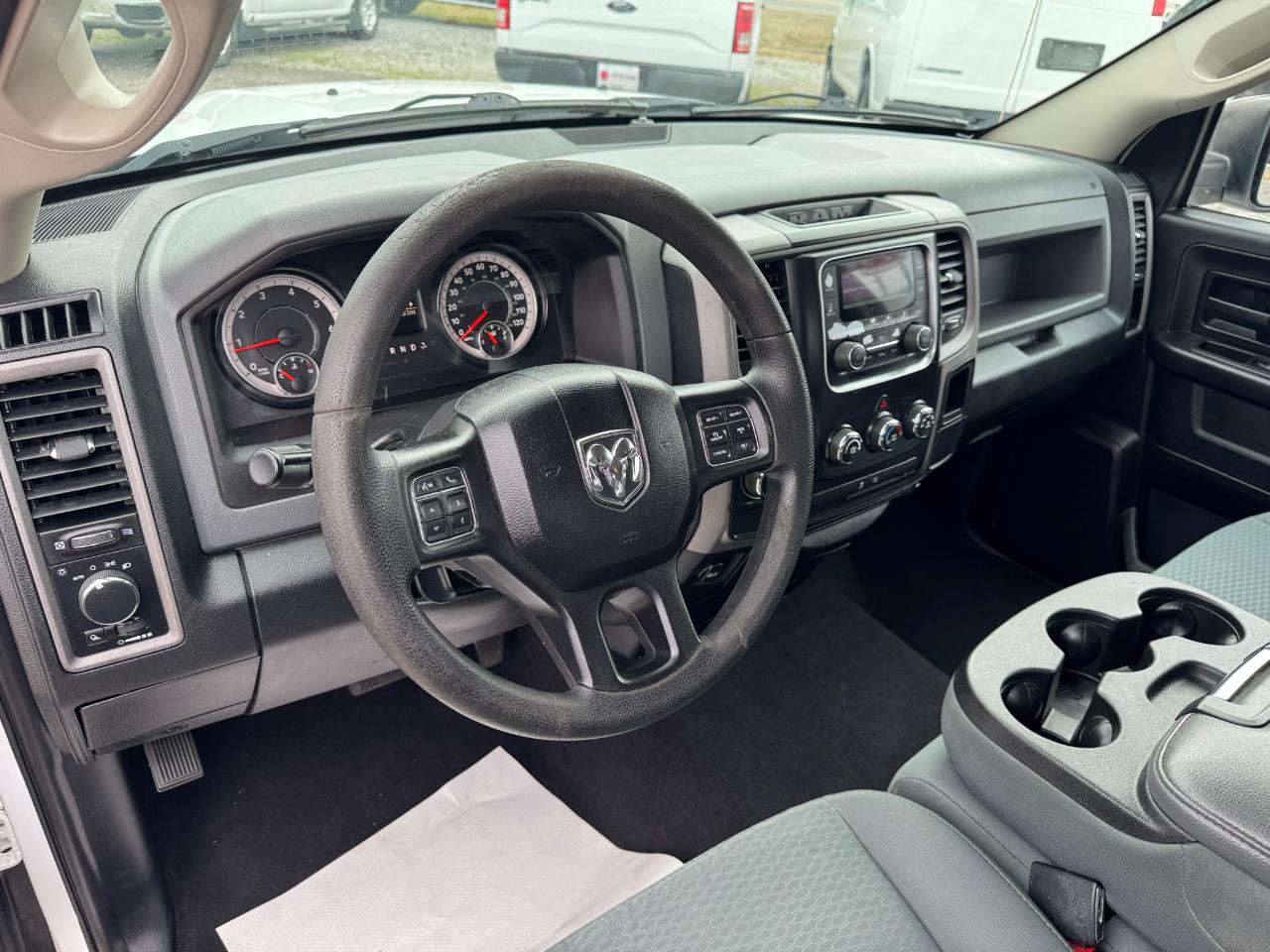 RAM 1500 2WD Quad Cab 140.5" Tradesman 2016