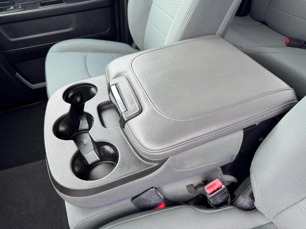 RAM 1500 2WD Quad Cab 140.5" Tradesman 2016