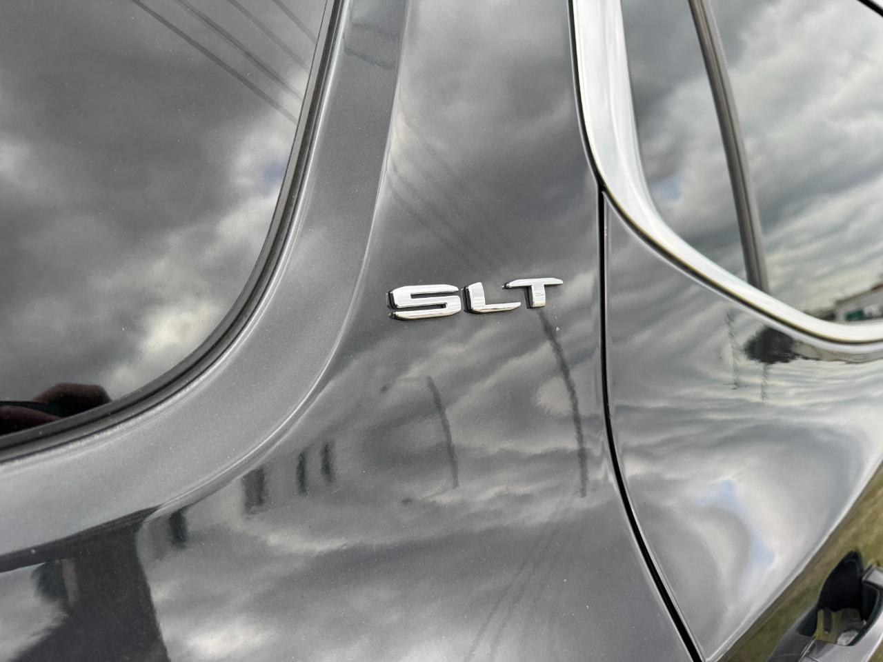 GMC Acadia FWD 4dr SLT 2020